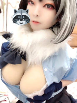 【画像】巨乳コスプレイヤーさん、ガチでシコらせにくるεεεεεεεεεεεεεの画像