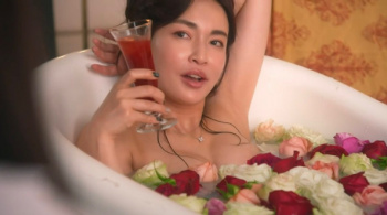 【画像】長谷川京子(43)のオッパイが凄いの画像