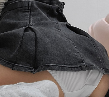 妹のパンチラ盗撮したの画像