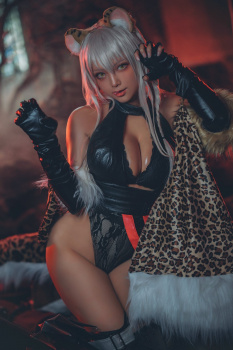 日曜の朝やしコスプレ女の画像ハラデイ～！の画像