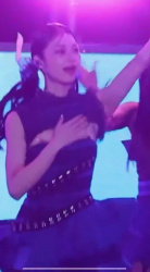 【動画】中国の人気アイドル「未來少女」許媛媛（19歳）がライブ中に乳首ポロリ放送事故の画像