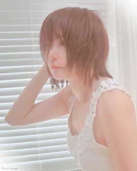 ひなこのーとの作者の自撮り、あまりにもエロすぎるの画像