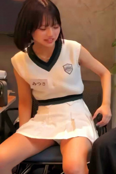 【速報】みつき、パンチラの画像