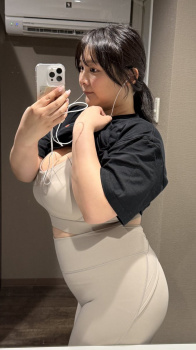 爆乳美女「ジム終わった♪」の画像