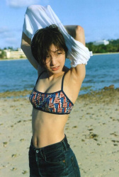 【画像】広末涼子さんの水着姿が意外と抜けるの画像