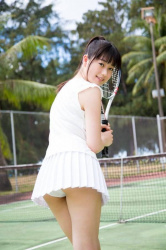 【画像】おとうさん以外の○ニスを初めてパンツ見せながら握らされる女の子の画像