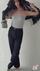 【朗報】本田翼さん(33)おっぱいが上から溢れてしまいそうな衣装を着てしまうの画像