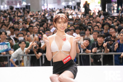日本のAV女優が海外のチー牛に大人気！！！の画像