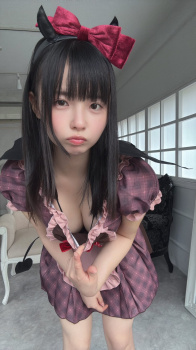 【画像】谷間チラ見せ美少女の画像