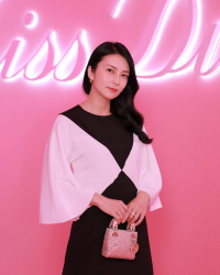 【画像】柴咲コウ(44)さん、さすがに限界かの画像