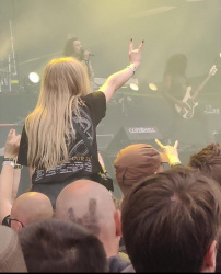 【画像】金髪美女のケツ、エロすぎるwwwwwwwwの画像