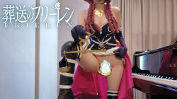 【画像アリ】おっぱいピアノさん、ほぼマンコ見せてるのにYouTube君に怒られないの画像