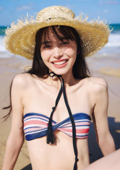 【画像】井桁弘恵さんの水着グラビア、まったくエッチじゃない?の画像