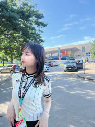 【画像】影山優佳さん、子供用130cmのユニフォームを着てパッツパツｗｗｗの画像