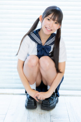 童顔Fカップグラドル・長澤茉里奈、30歳セーラー服姿に反響「中学校に入学ですか？」「全然違和感ない」の画像