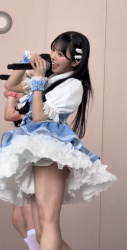 【画像】日本の人気アイドルさん、あまりにも脚がムチムチだと話題にwwwwの画像