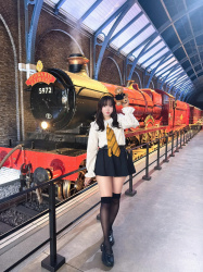 この新人声優の太ももエロすぎｗｗｗｗｗの画像