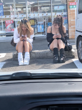 【画像】ギャルのパンチラの画像