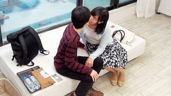 「見られてるみたい…ヘンになりそう♡」旦那はマジックミラーの外…義息にクンニされ興奮倍増の画像