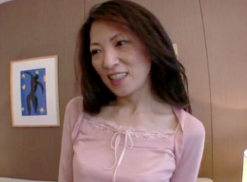 あぁ漏れちゃうぅ!3年セックスレスの美人バツイチ五十路が失禁ハメの画像