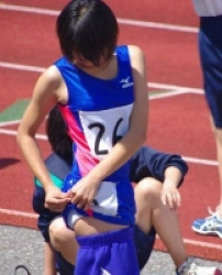 女子高生の陸上選手の画像