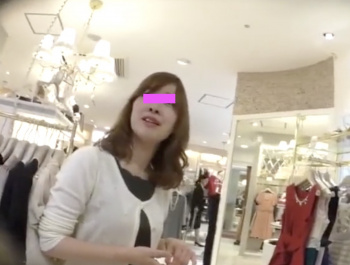 【無料動画】逆さHERO/店員撮り89!ドレス屋さんのお姉さん!撮れ高良好、アワビを包みこむ薄いパンティの大股開きと接写の画像