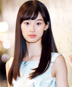 井本彩花 最新グラビア含む水着画像 21枚の画像