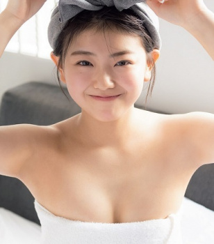 大熊杏優　最新グラビア水着画像　8枚の画像