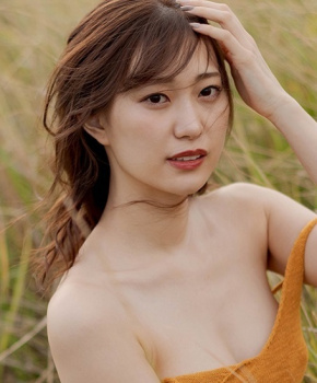 美谷朱里　最新グラビア画像　52枚の画像