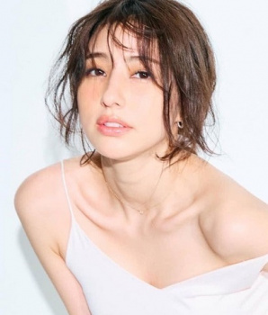 愛甲千笑美　最新グラビア水着画像　37枚の画像