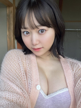 睦月まる　最新グラビア水着画像　11枚の画像