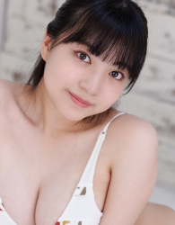 小花真彩 最新グラビア水着画像 32枚の画像