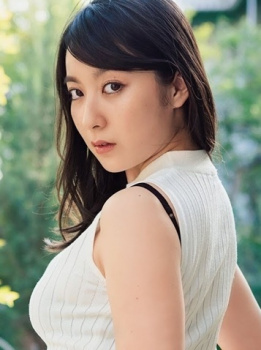 紺野栞　最新グラビア水着画像　46枚の画像