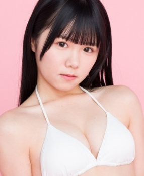 鈴もも　最新グラビア水着画像　30枚の画像