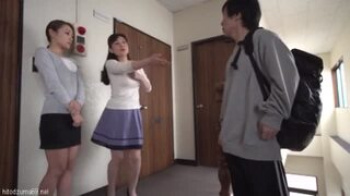 \三浦恵理子/近所の子の筆おろしを勝手にしてしまい中だしまでさせる妻達!の画像
