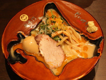 【画像】日本一たべにくいラーメン見つかるの画像