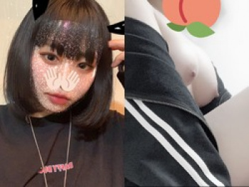 黒髪ボブヘア１９歳が脱いでむっちむちなおっぱいヌード自撮りの画像