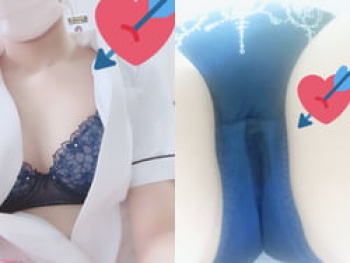 夜勤中の看護師お姉さんがナース服脱いで濡れ糸引きパンティーエロ自撮りの画像