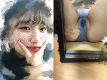 現役女子高生18歳がパンツ濡れM字開脚したオナニー鏡撮りの画像