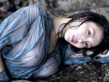 ベテラングラドル森咲智美(29歳)が透け乳首をようやく解禁の画像