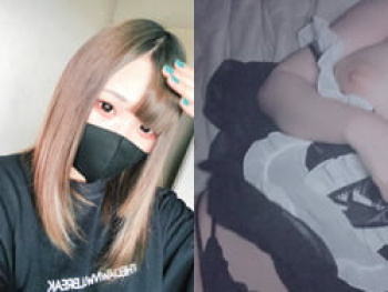 関西２１歳むっちり女子がエロメイド姿でパイパンオナニー自撮りの画像