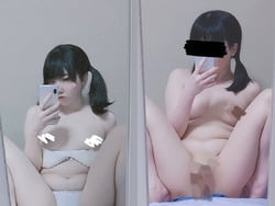 陰キャオタク女子２０歳が全裸になってM字開脚したエロ鏡撮りの画像