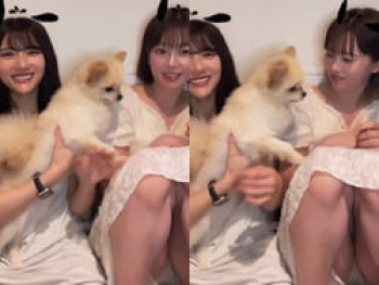 邪神ちゃんぺこら声優の小坂井祐莉絵が生配信でM字開脚パンチラの画像