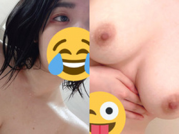 OLが顔出しむちむちおっぱい全裸パイパンバイブオナニー自撮りの画像