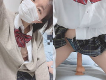 制服コスプレ女子が淫乱おま●こディルド挿入オナニー自撮りの画像