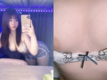 むちぽちゃ淫乱女子が完全顔出しでおっぱい丸出しおま●こ自撮りの画像