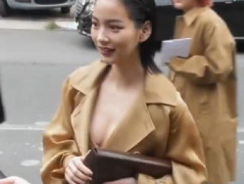 元能年玲奈ののん(30)がコートで痴女みたいな谷間を解禁の画像