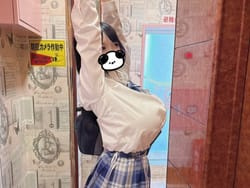 爆乳１９歳音大生のおっぱいぶるぶるダンスがエロすぎるの画像