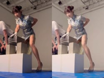 堀江聖夏アナ、チャイナドレスで白パンツ丸見えになるハプニングの画像