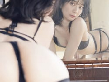 元SDN48の芹那が過激な食い込みTバック生ケツを晒すの画像